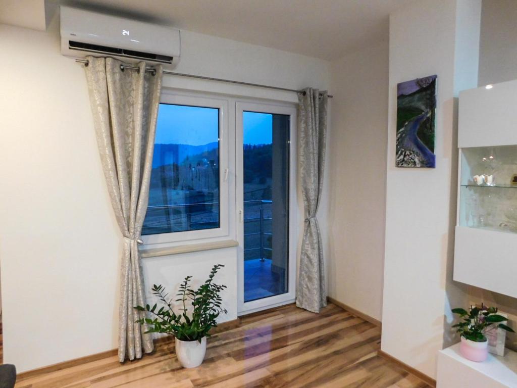 Apartman Lara u Otočcu — Dnevni boravak